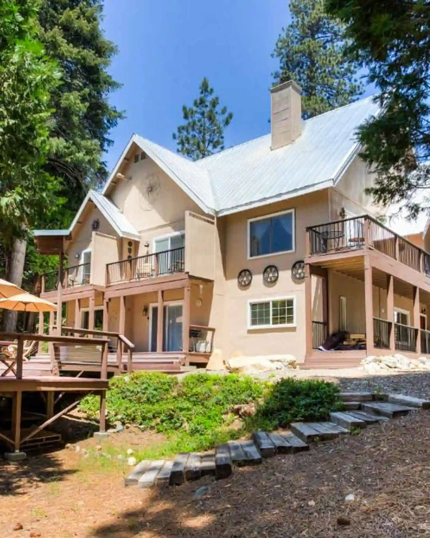 Big Creek Inn, alojamiento entrada sur Yosemite