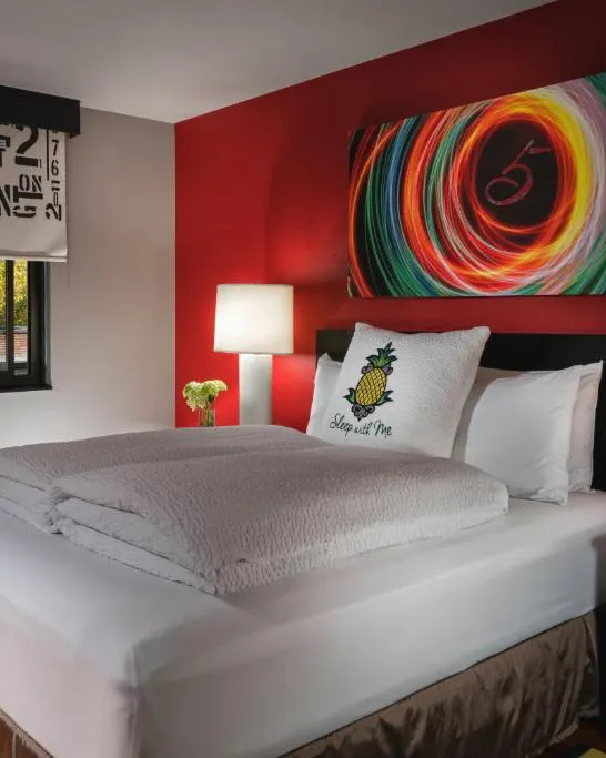 Hotel Five Staypineapple, Seattle