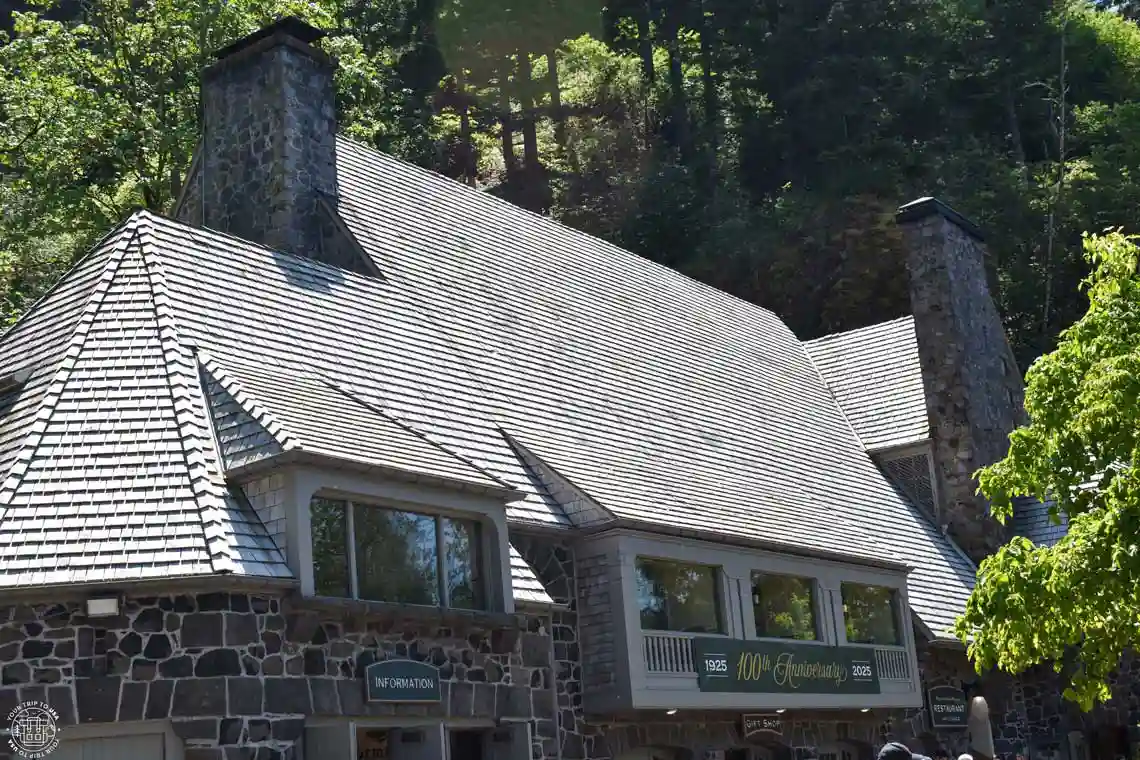 Multnomah Falls Lodge