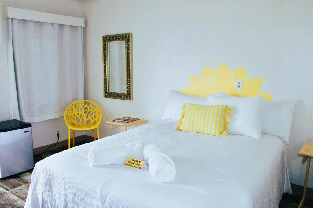 Nirvana Hotel, a hotel in Las Vegas