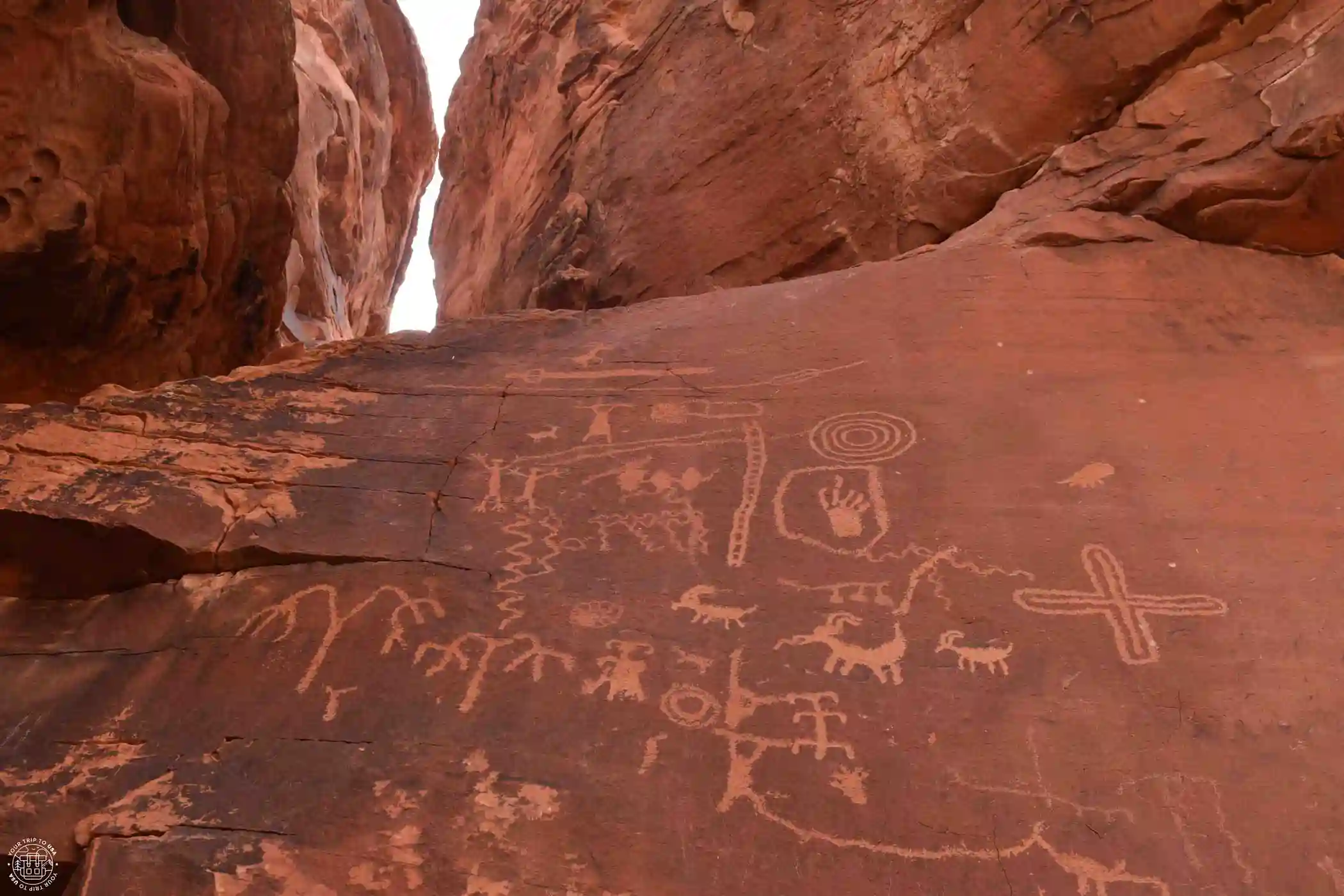 Petroglifos en la Atlatl Rock, Valley of Fire State Park