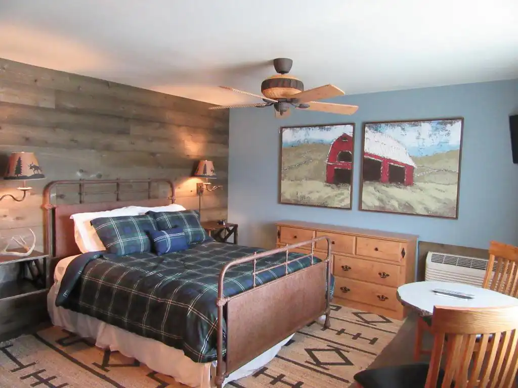 Big Bear Motel, Cody