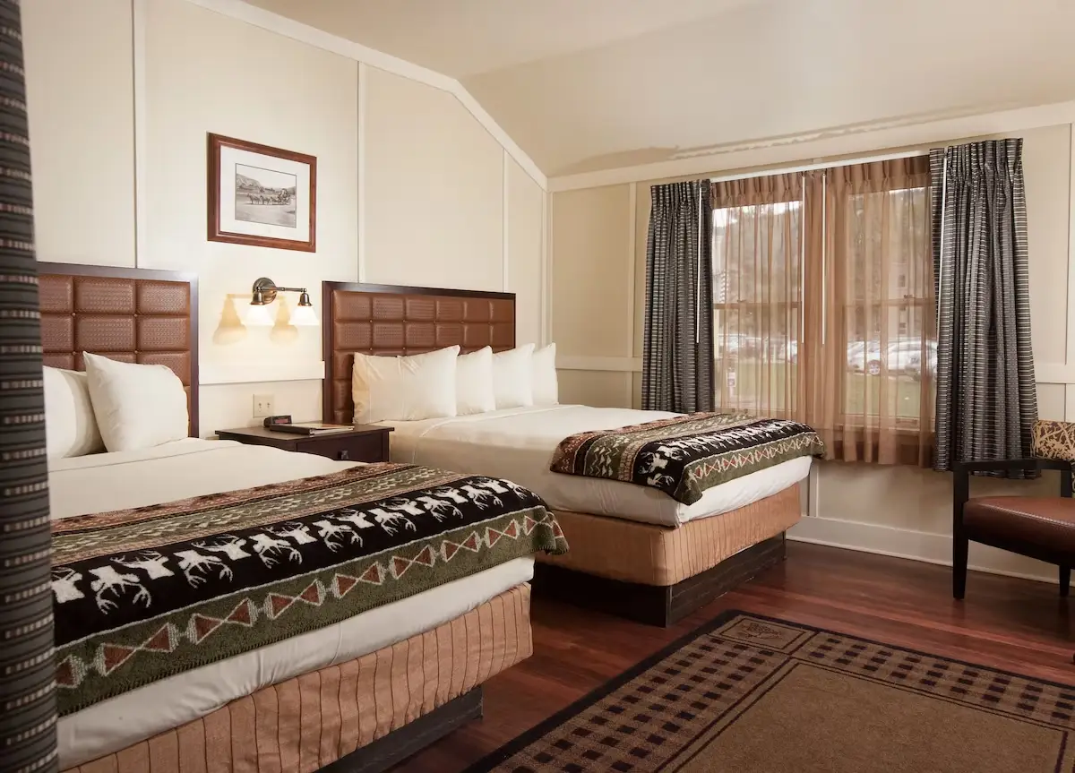 Mammoth Hot Springs Hotel & Cabins, Yellowstone