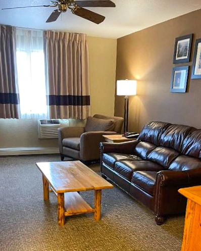 The Antler Lodge, Gardiner