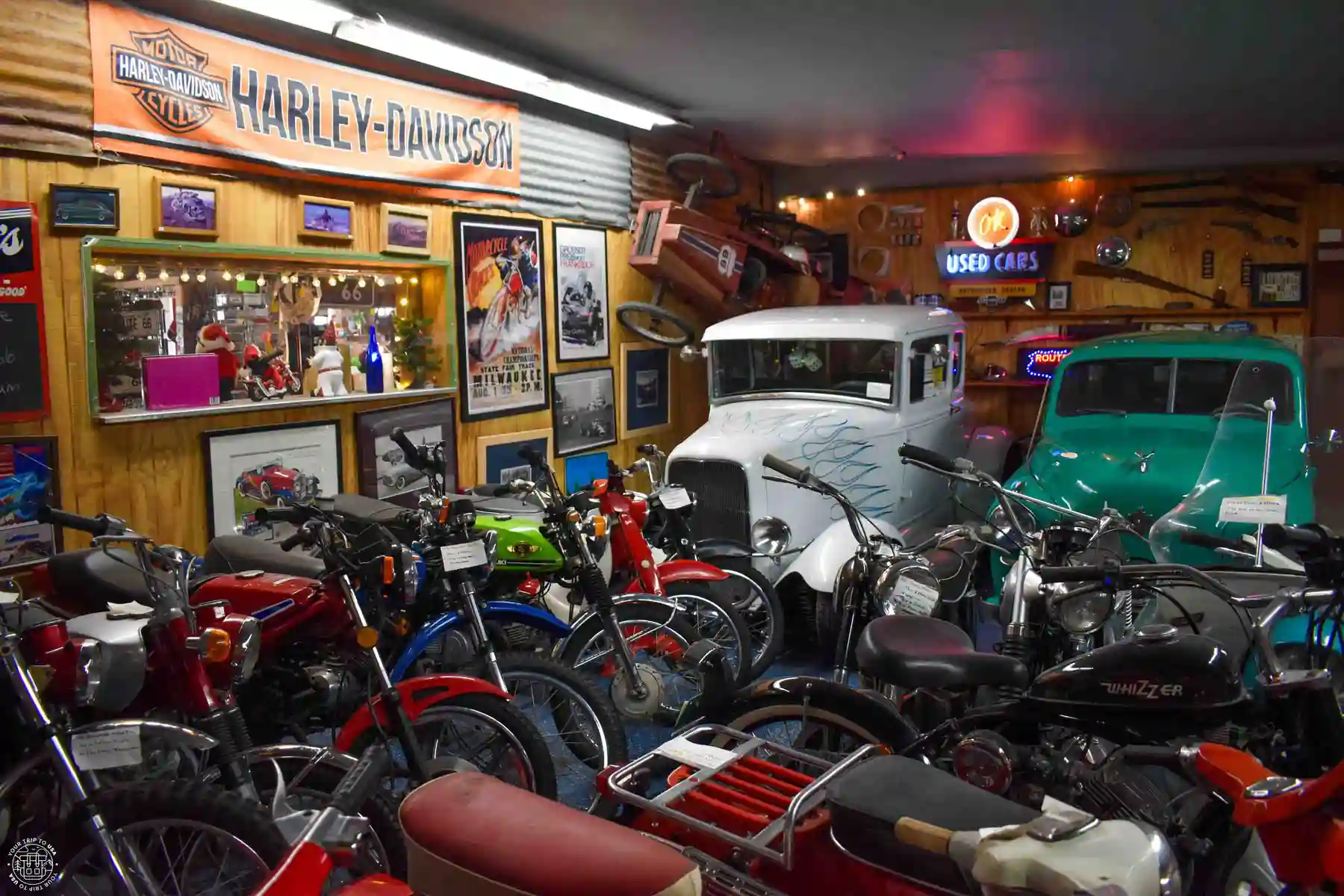 Interior del Route 66 Motoporium, Seligman