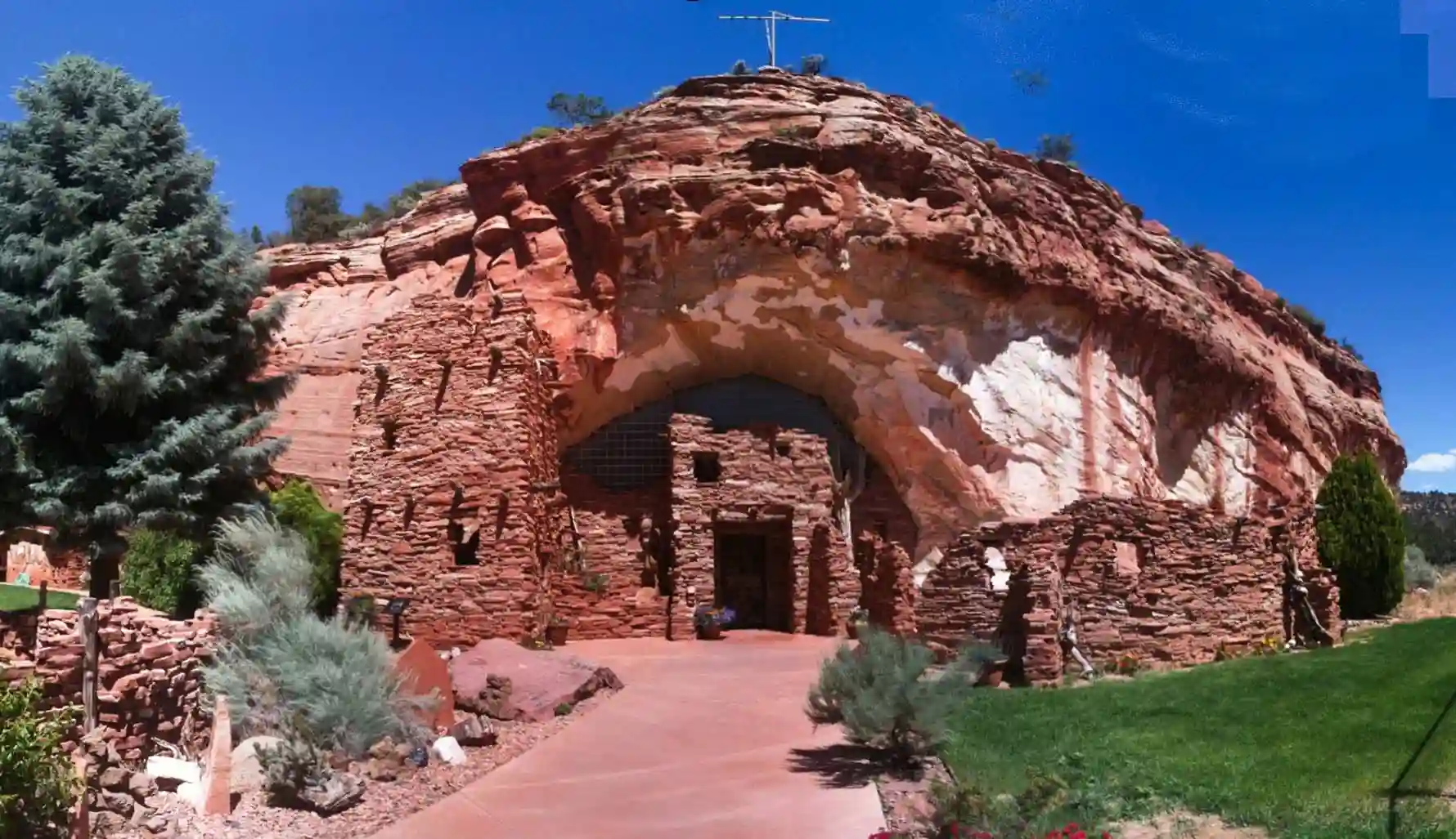 Moqui Cave, Kanab, Utah