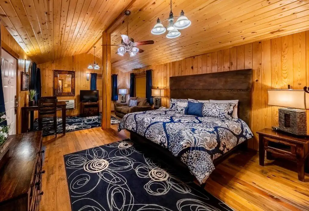 Desert Rose Resort & Cabins, Bluff
